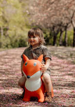 Laden Sie das Bild in den Galerie-Viewer, JUMPING ANIMAL - LELA THE FOX