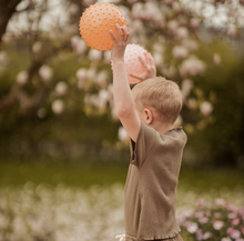 Laden Sie das Bild in den Galerie-Viewer, LARGE SENSORY BALL - DESERT SAND