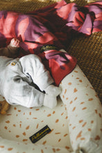 Laden Sie das Bild in den Galerie-Viewer, ORGANIC BABY NEST – SPLASH