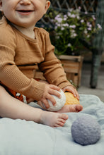 Laden Sie das Bild in den Galerie-Viewer, SENSORY BALL FLORAL – SUNFLOWER