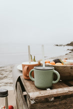 Laden Sie das Bild in den Galerie-Viewer, CUPS SET RAINBOW – VINTAGE & BLOSSOM