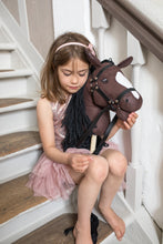 Laden Sie das Bild in den Galerie-Viewer, HOBBY HORSE, OPEN MOUTH – BROWN
