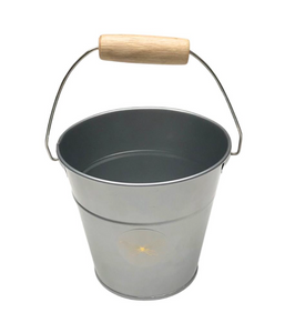 WATER AND FEED BUCKET FOR HOBBY HORSE