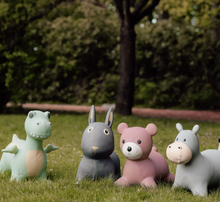 Laden Sie das Bild in den Galerie-Viewer, JUMPING ANIMAL - HOLGER THE HIPPO
