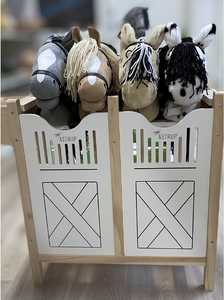 HORSE BOX FOR 4 HOBBY HORSES