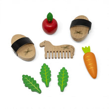 Laden Sie das Bild in den Galerie-Viewer, HOBBY HORSE CARE SET
