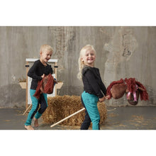 Laden Sie das Bild in den Galerie-Viewer, HOBBY HORSE – BROWN
