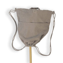 Laden Sie das Bild in den Galerie-Viewer, HOBBY HORSE – WHITE SPOTTED
