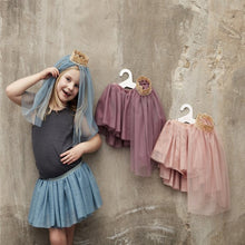 Laden Sie das Bild in den Galerie-Viewer, TULLE SKIRT W/VEIL - PLUM
