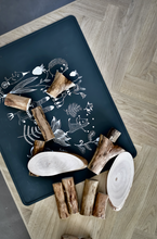 Laden Sie das Bild in den Galerie-Viewer, ESS- UND SPIELSET – DEEP FOREST
