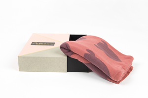 KNITTED ORGANIC BLANKET – RED