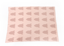 Laden Sie das Bild in den Galerie-Viewer, KNITTED ORGANIC BLANKET – PINK
