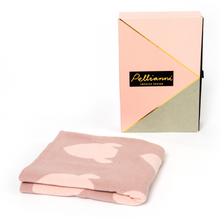 Laden Sie das Bild in den Galerie-Viewer, KNITTED ORGANIC BLANKET – PINK
