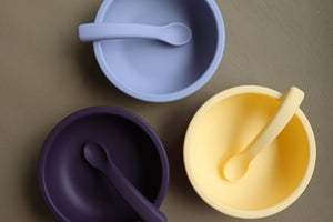BOWL MIT DECKEL & LÖFFEL – PLUM