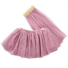 Laden Sie das Bild in den Galerie-Viewer, TULLE SKIRT W/VEIL - PLUM
