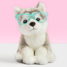 Laden Sie das Bild in den Galerie-Viewer, STUDIO PETS PLUSH – WOLFIE (23 CM)
