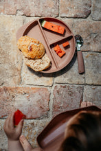 Laden Sie das Bild in den Galerie-Viewer, PLATE W/ SUCTION – TERRA
